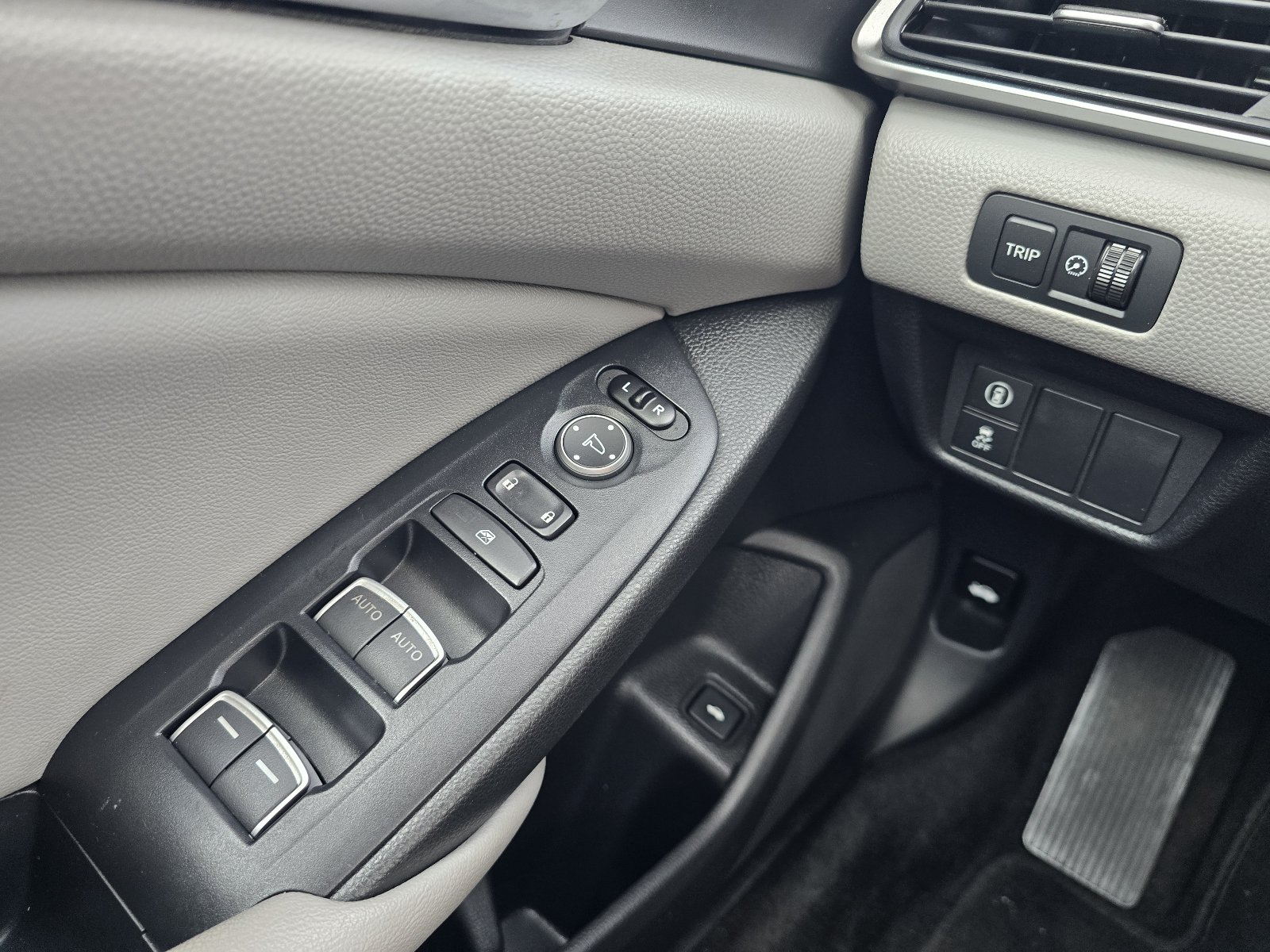 Used 2020 Honda Accord EX image 22