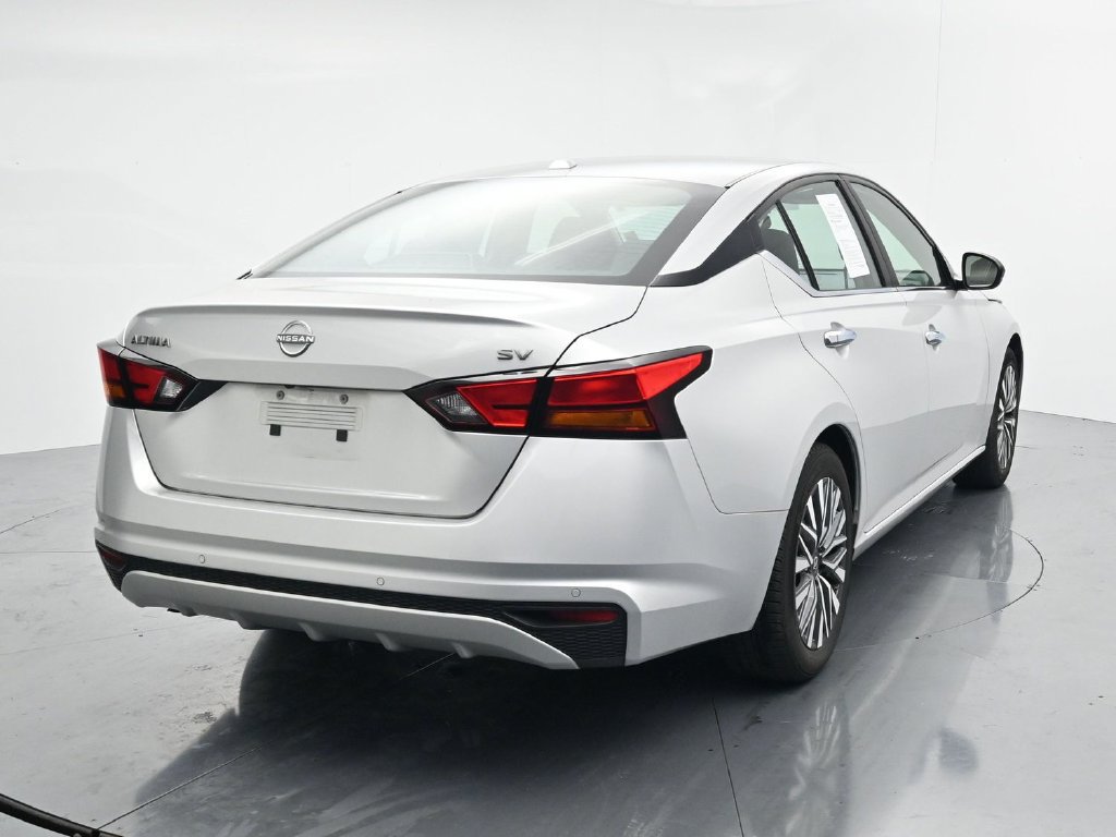 Used 2024 Nissan Altima 2.5 SV FWD image 6