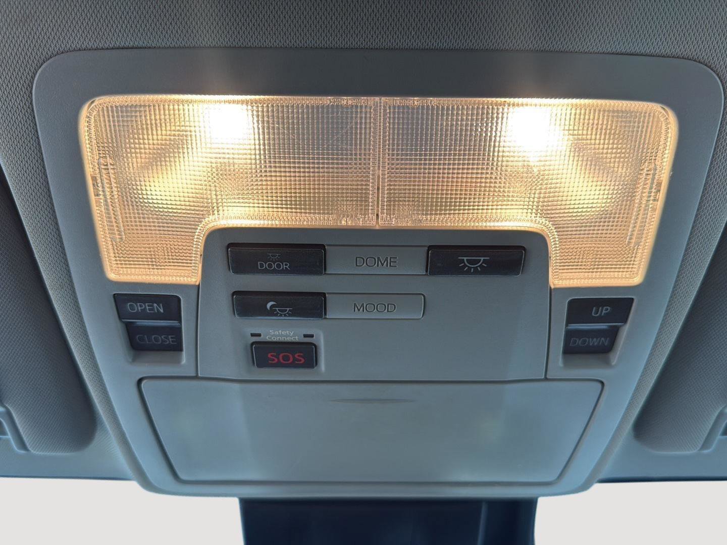 Used 2017 Toyota Avalon Limited image 19