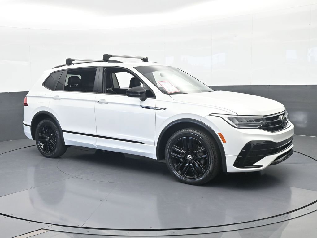 Used 2022 Volkswagen Tiguan SE R-Line image 8