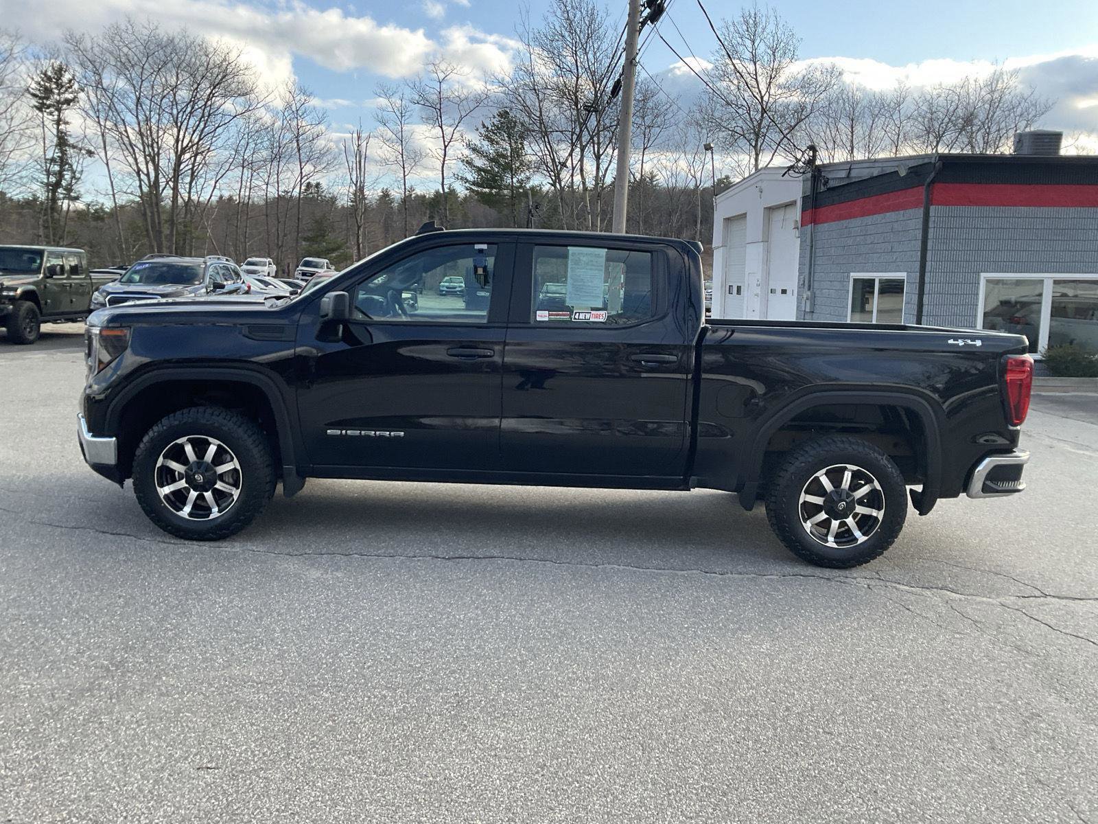 Used 2024 GMC Sierra 1500 Pro image 2