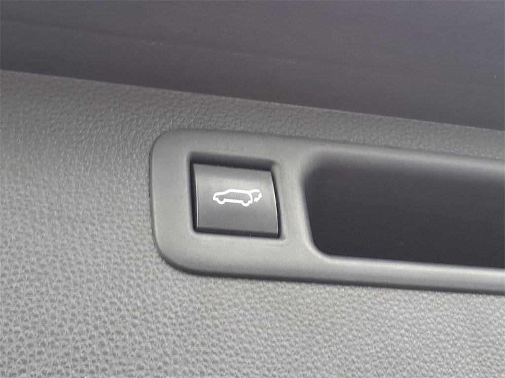 Used 2020 Toyota Highlander Platinum image 27