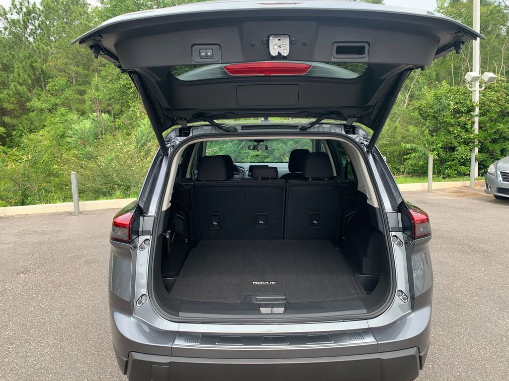 New 2026 Nissan Rogue SV FWD image 5