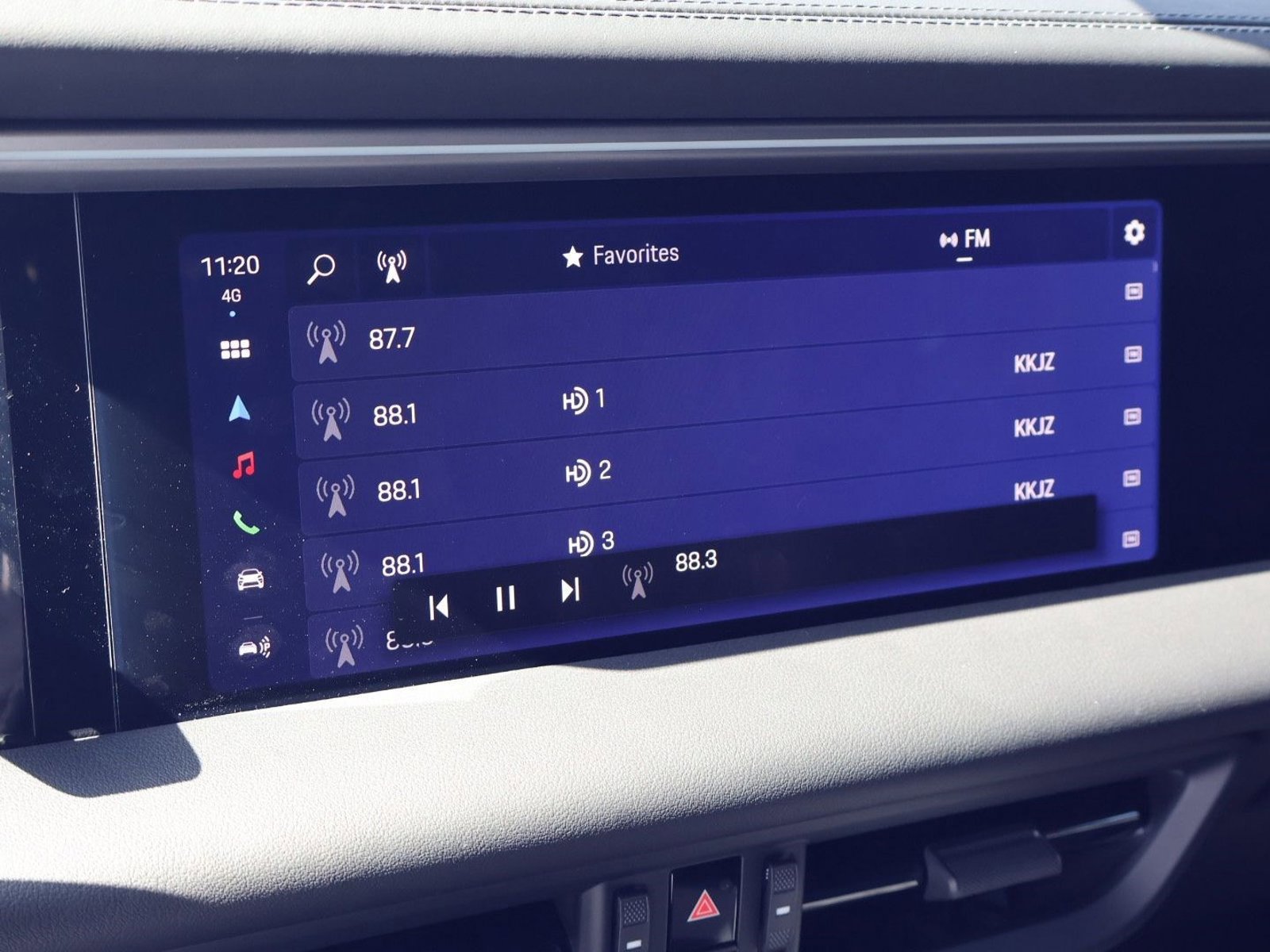 New 2025 Porsche Macan 4S Electric image 17