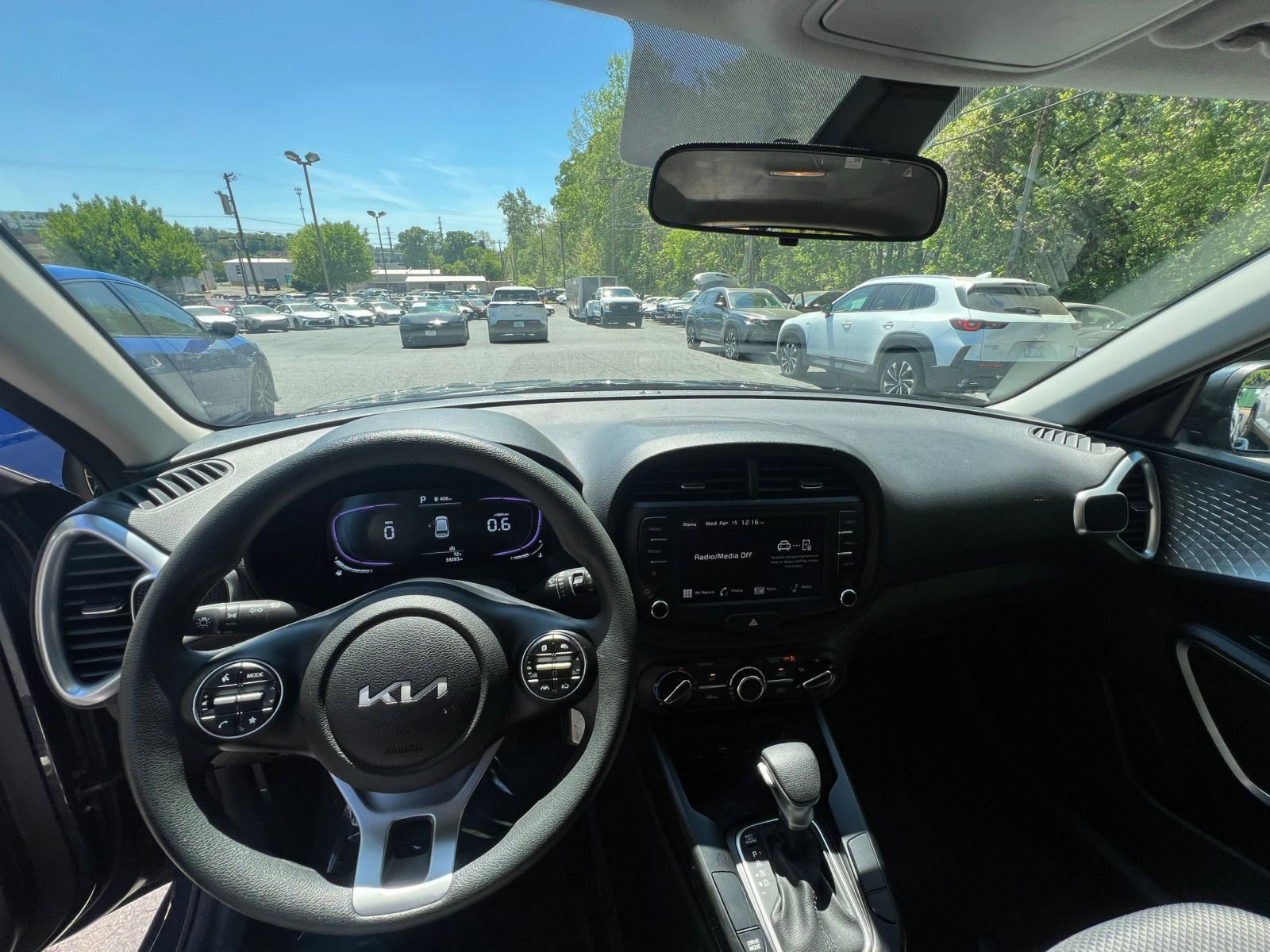 Used 2025 Kia Soul LX w/ LX Technology Package image 28