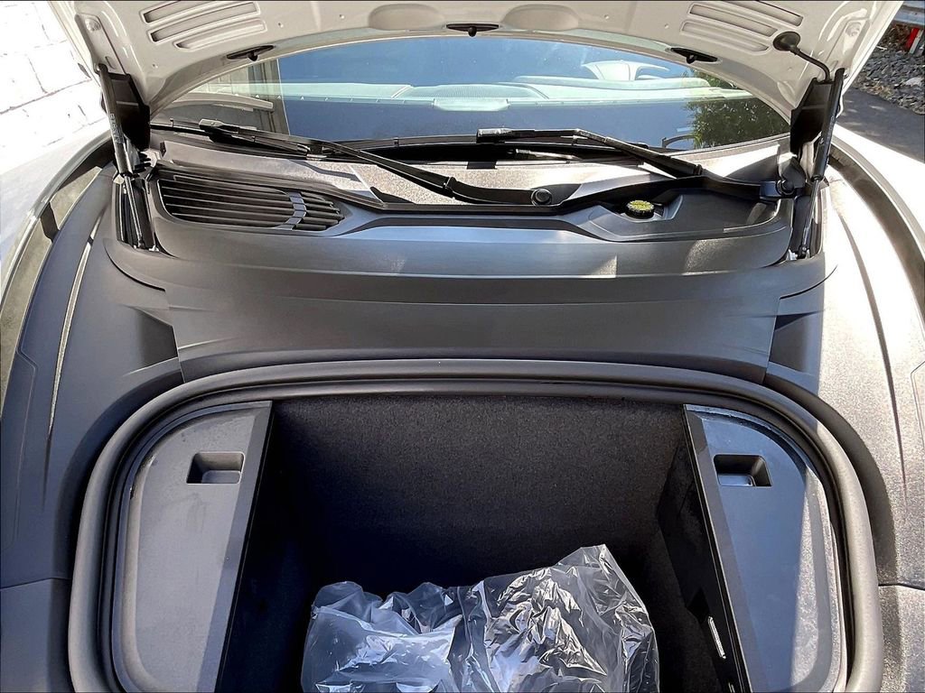 Certified 2024 Porsche Taycan image 15