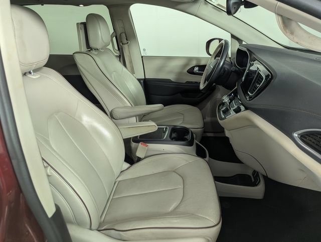 Used 2017 Chrysler Pacifica Limited FWD image 20