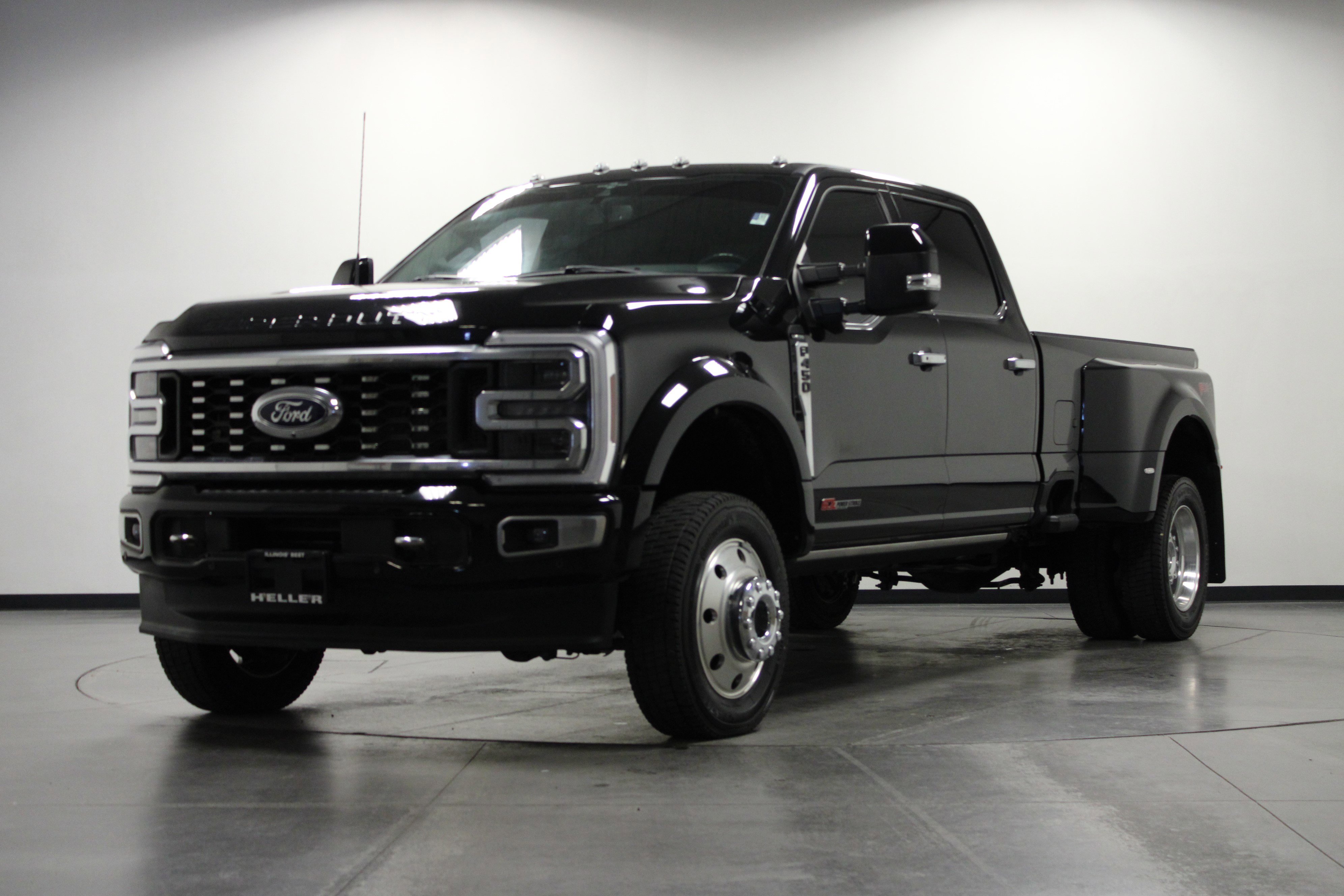 Used 2023 Ford F450 Limited w/ FX4 Off-Road Package image 8