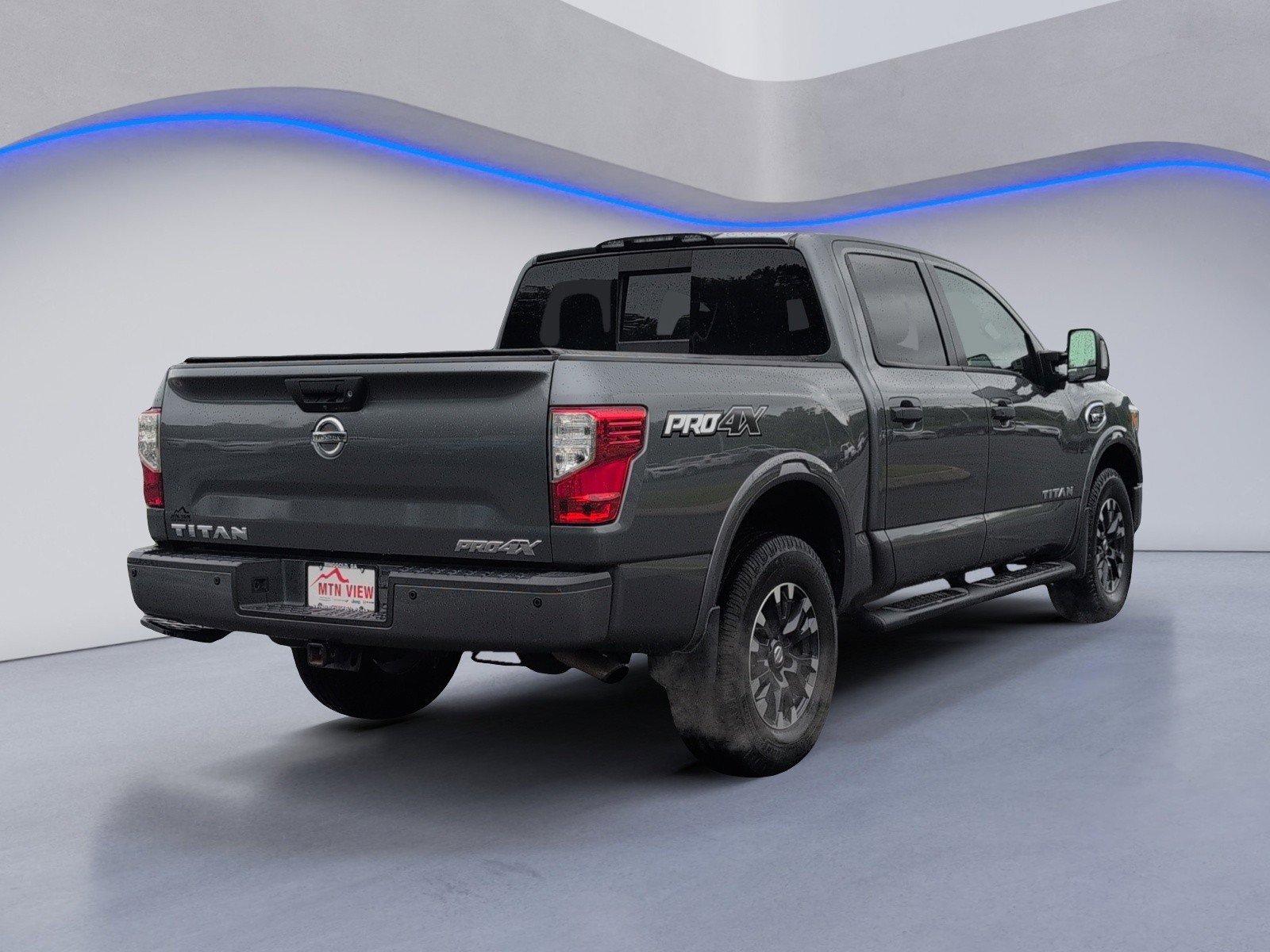 Used 2017 Nissan Titan PRO-4X w/ Pro-4x Convenience Package AWD/4WD image 6
