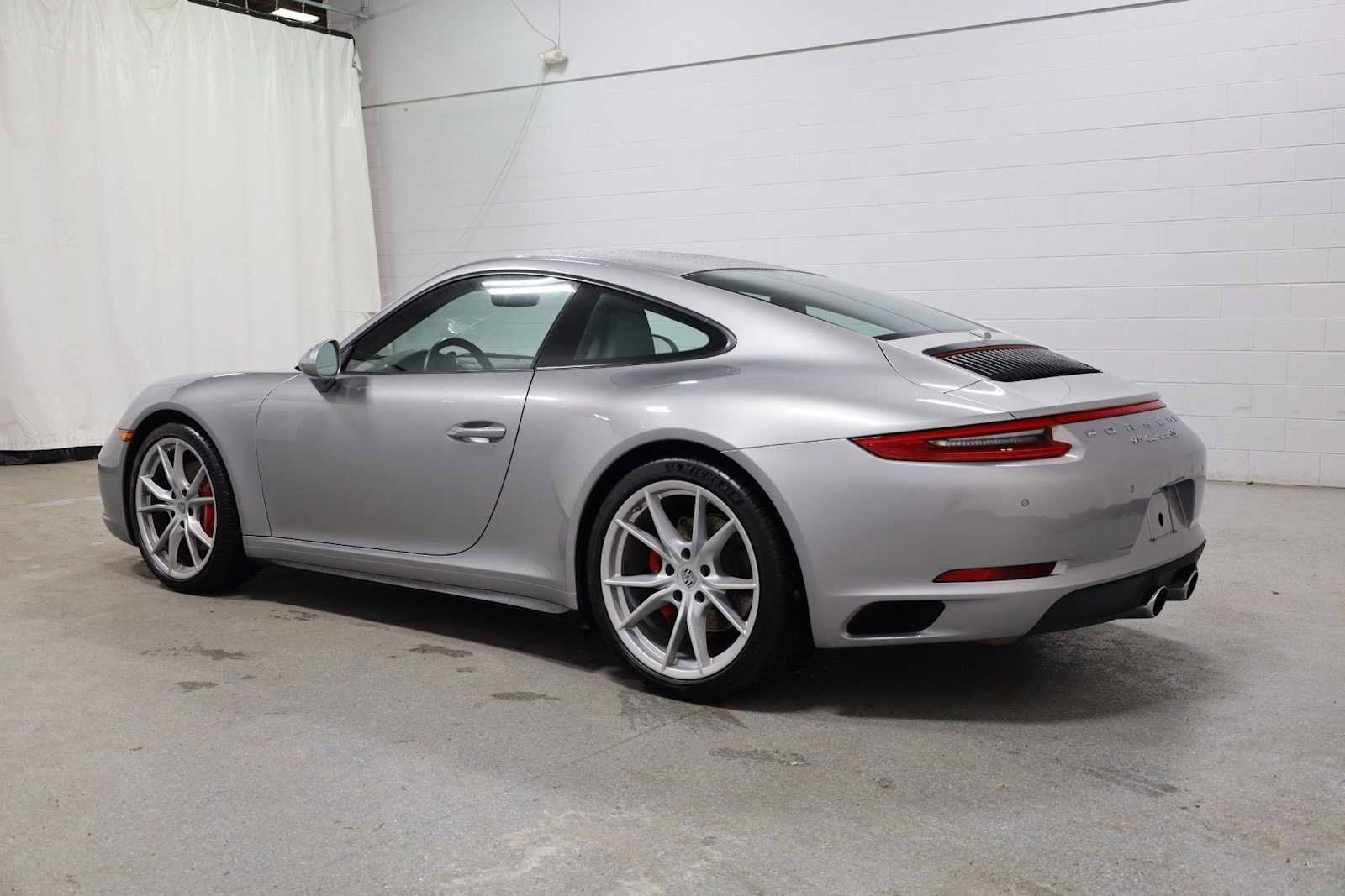 Certified 2018 Porsche 911 Carrera 4S image 3
