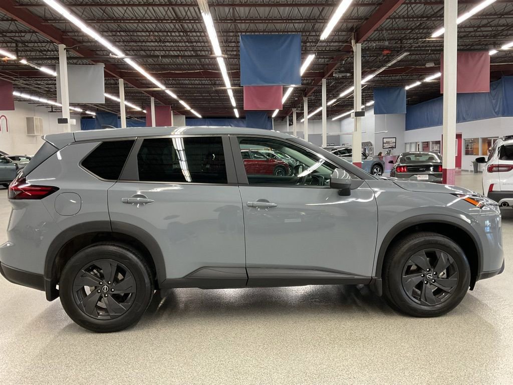 Used 2026 Nissan Rogue SV w/ Cold Weather Package image 4