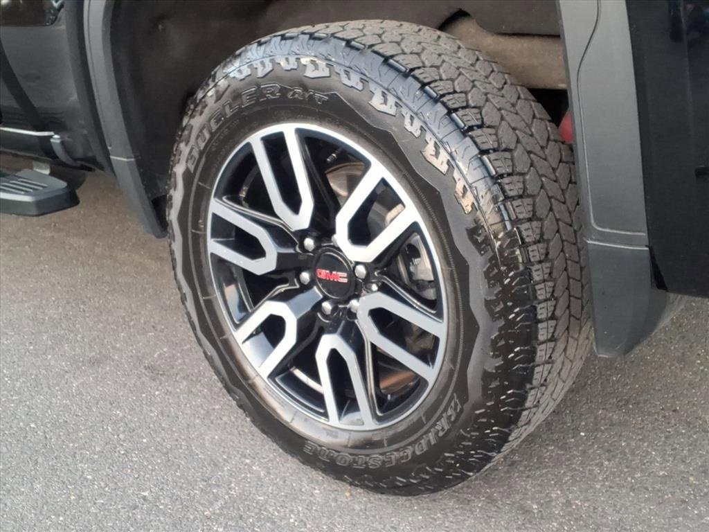 Used 2024 GMC Sierra 1500 AT4 w/ Technology Package image 11