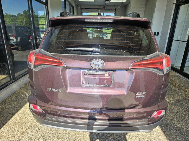 Used 2018 Toyota RAV4 XLE AWD/4WD image 3