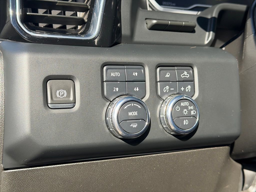 Used 2024 GMC Sierra 3500 Denali Ultimate image 27