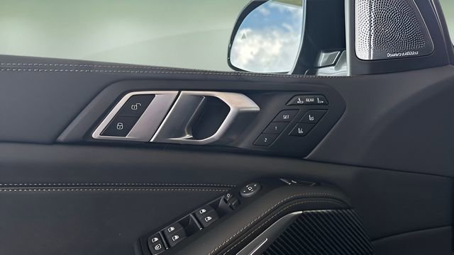 Used 2026 BMW X7 M60i image 66