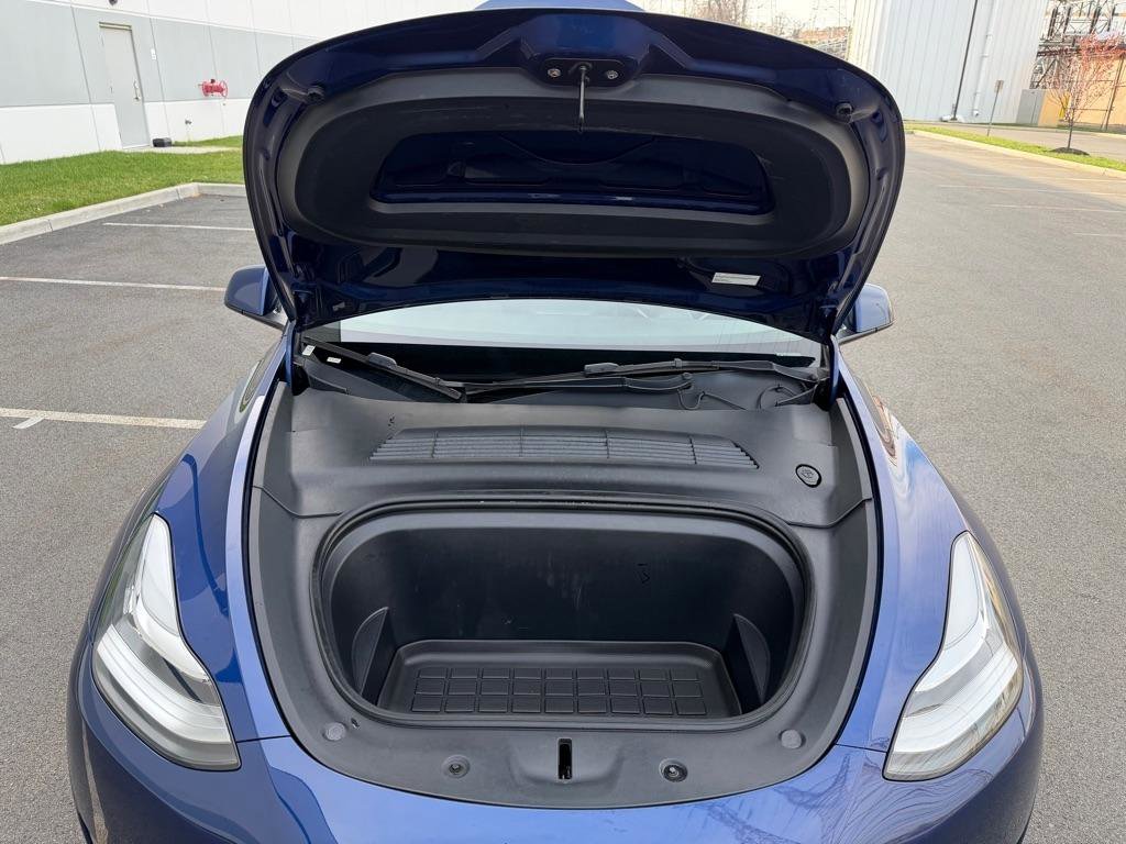 Used 2022 Tesla Model Y Long Range image 15