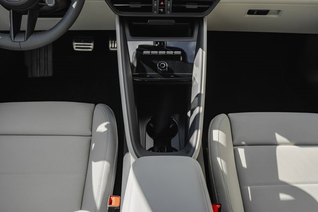 Used 2025 Porsche Macan 4 Electric image 20