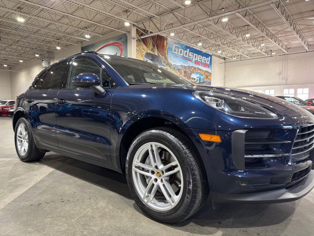 Used 2021 Porsche Macan w/ Premium Package image 23