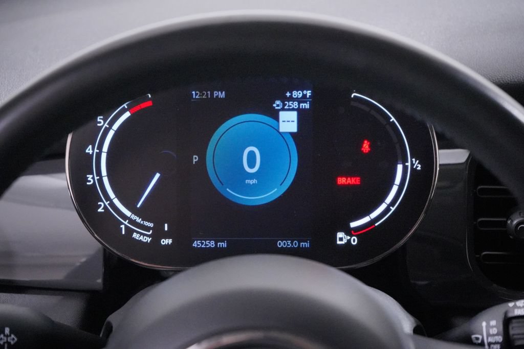 Used 2024 MINI Cooper 2-Door Hardtop FWD image 9