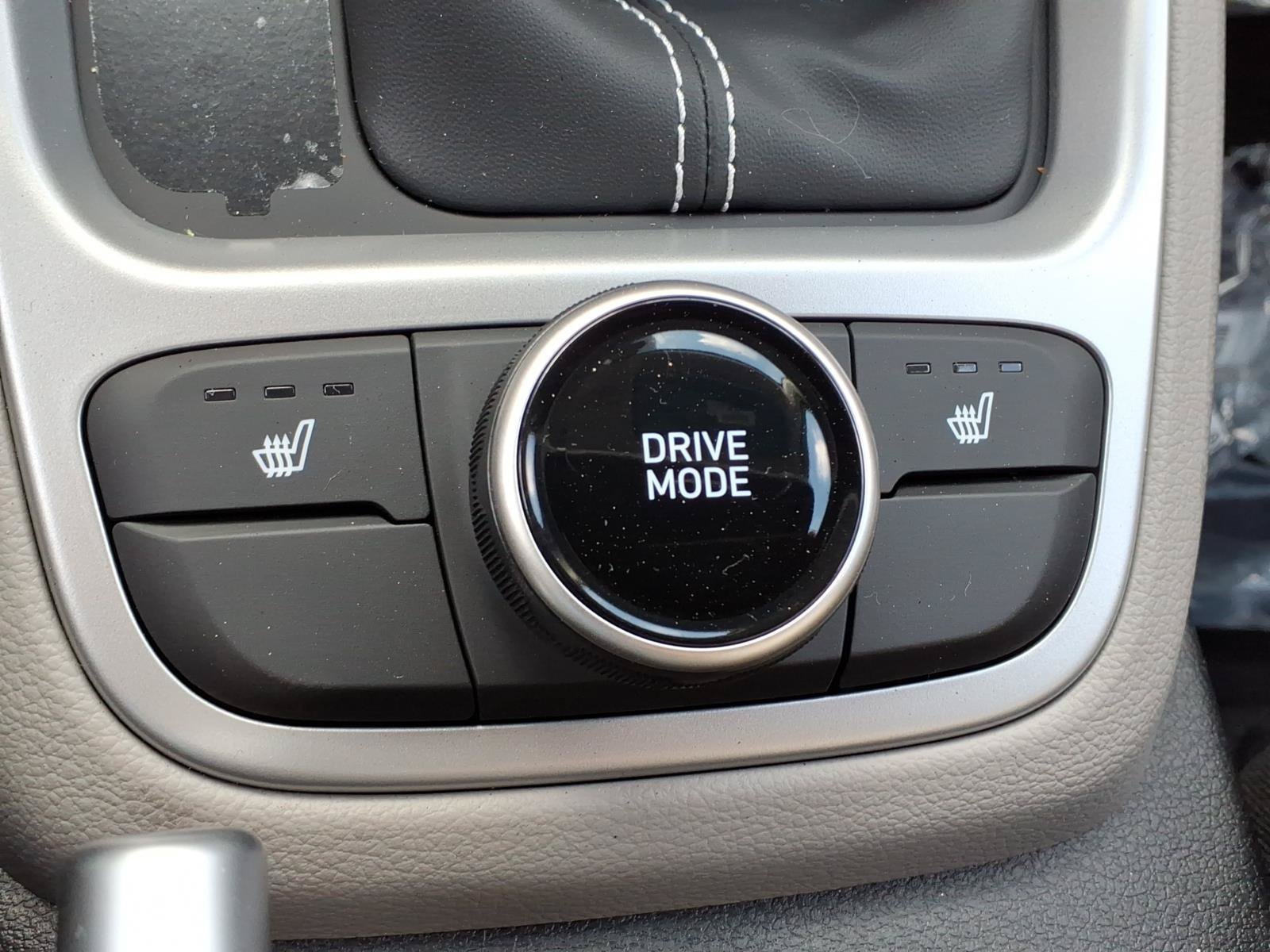 New 2026 Hyundai Venue SEL FWD image 11