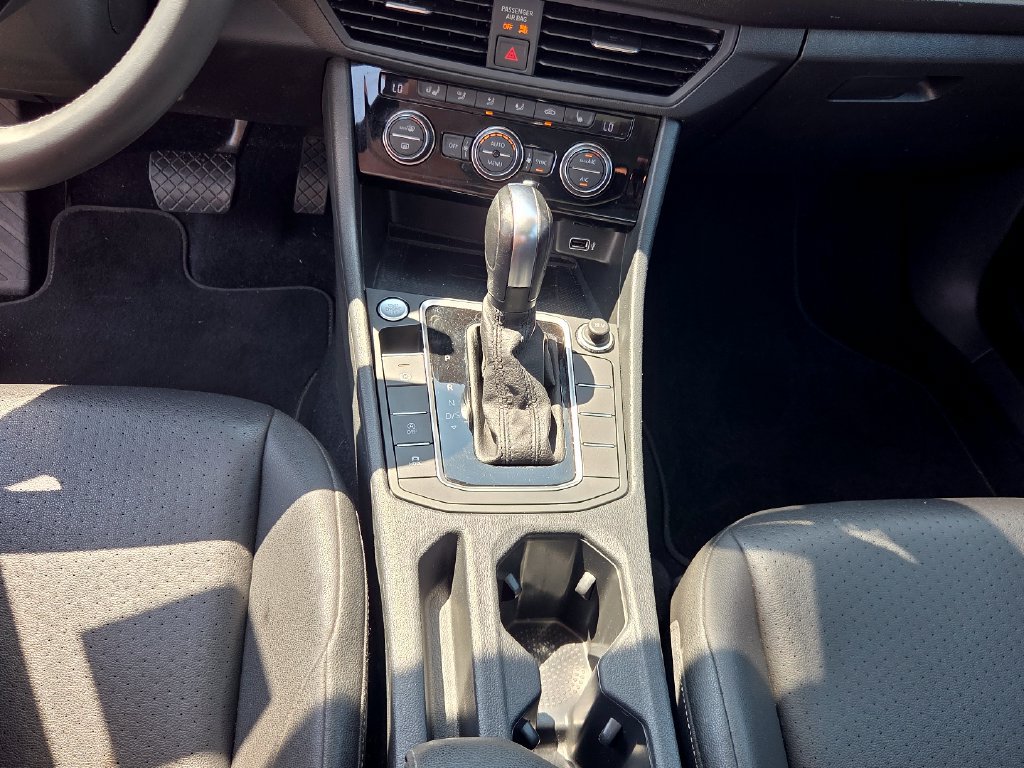 Used 2020 Volkswagen Jetta SEL FWD image 22
