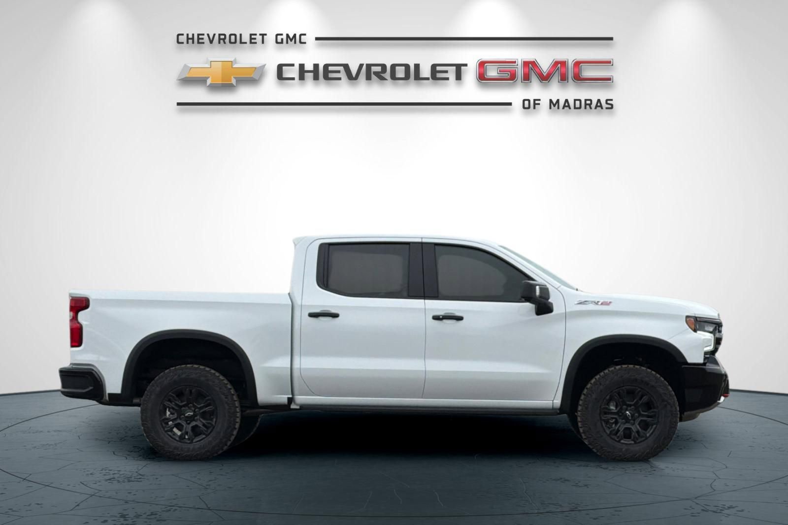 Used 2026 Chevrolet Silverado 1500 ZR2 image 2