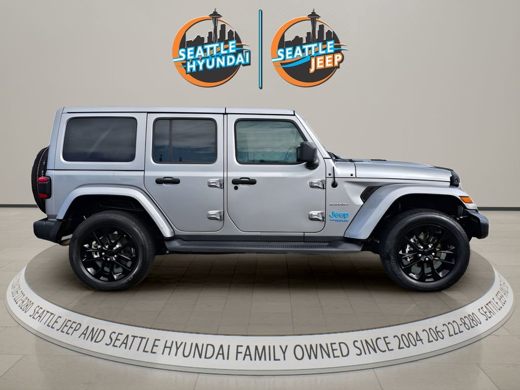 Used 2021 Jeep Wrangler Unlimited Sahara w/ Cold Weather Group AWD/4WD image 6