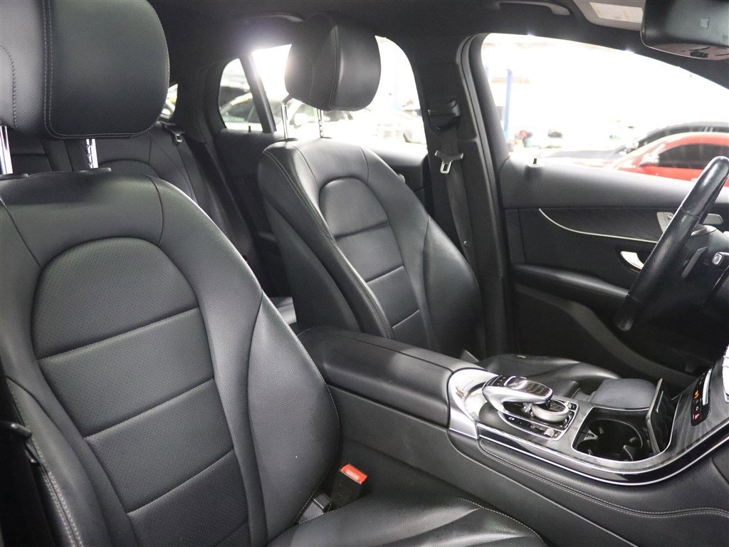 Used 2018 Mercedes-Benz GLC 300 4MATIC Coupe image 15