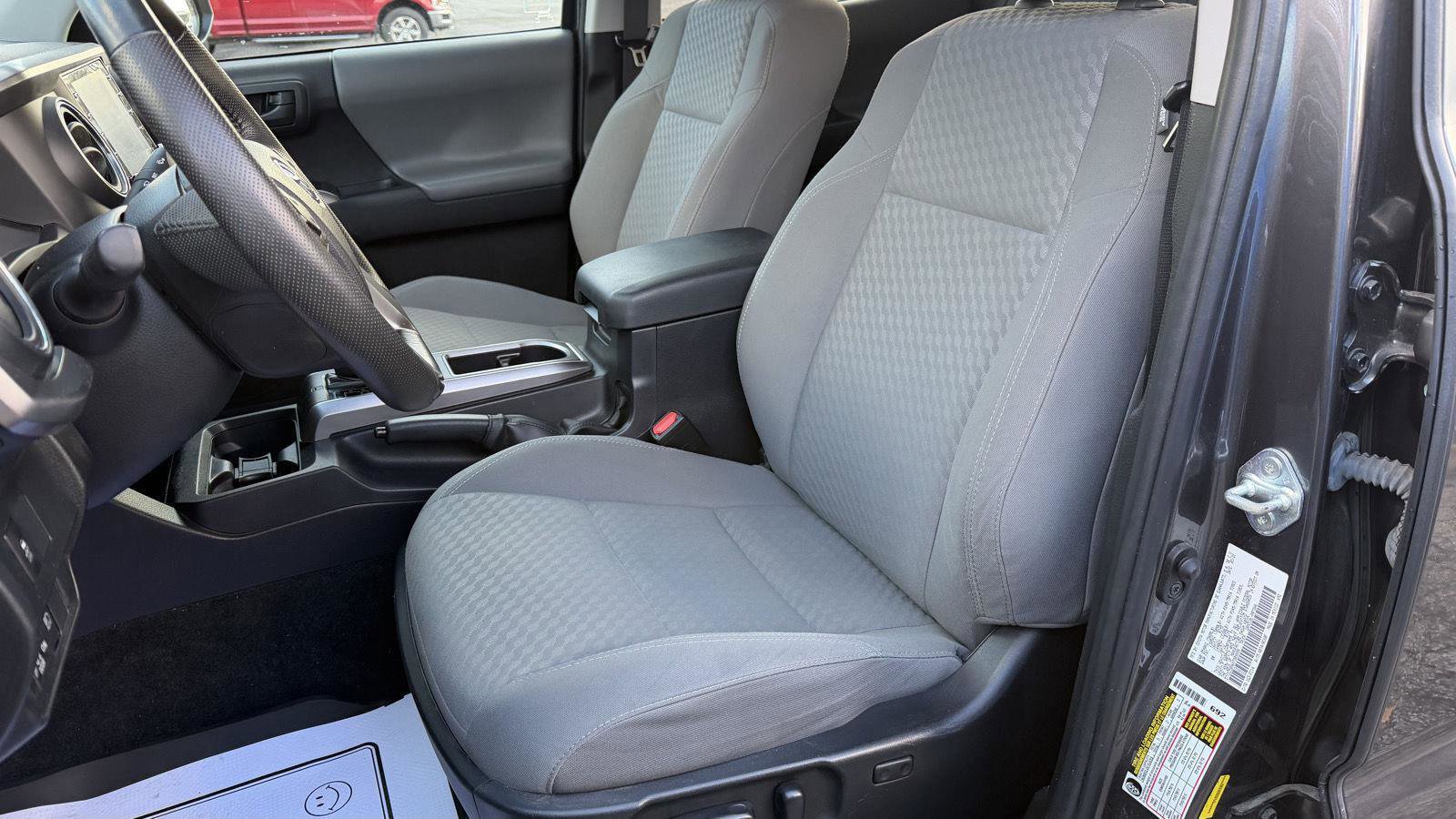 Used 2022 Toyota Tacoma SR5 image 12