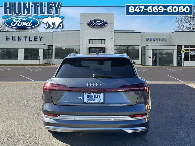 Used 2019 Audi e-tron Prestige w/ Prestige Package image 5