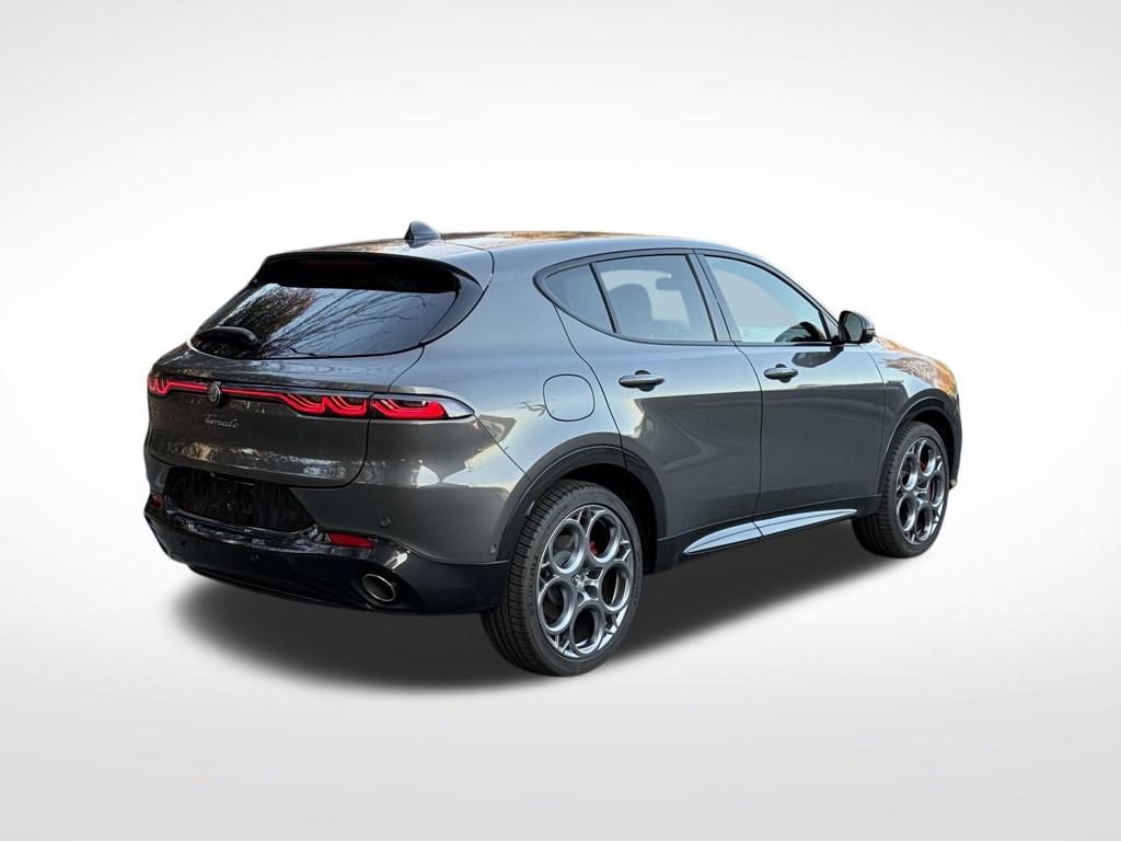 Used 2024 Alfa Romeo Tonale Veloce w/ Active Assist Package image 28