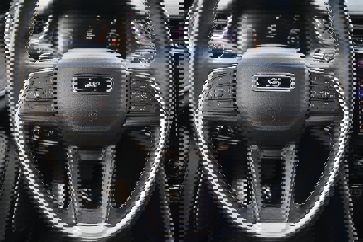 Used 2022 Jeep Grand Cherokee Limited image 47