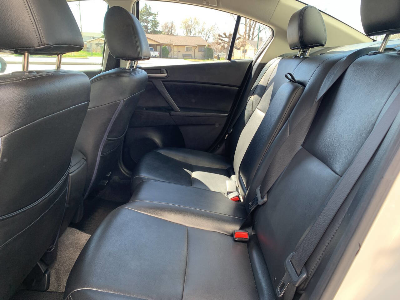 Used 2010 MAZDA MAZDA3 i Touring image 10