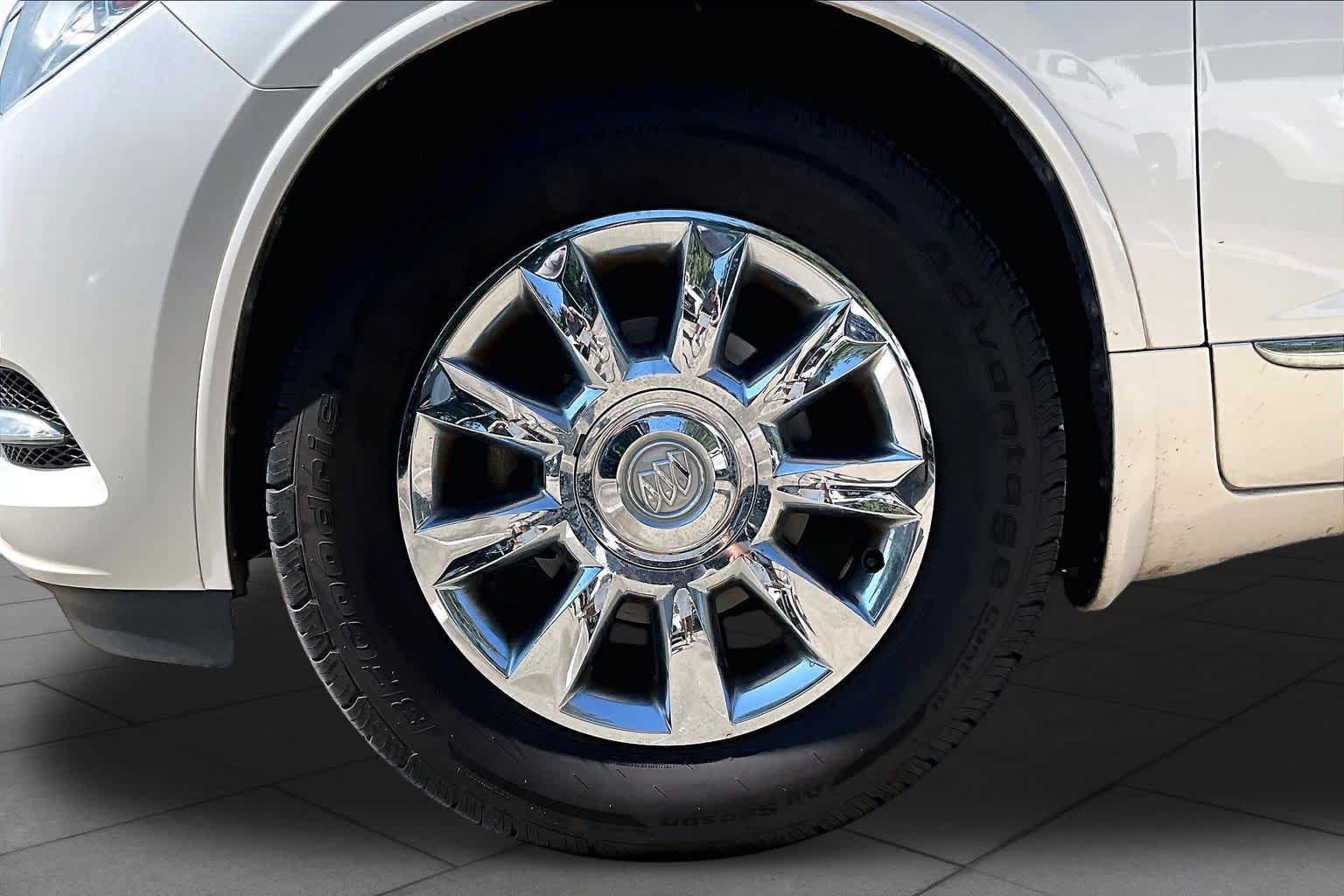 Used 2013 Buick Enclave Premium FWD image 10