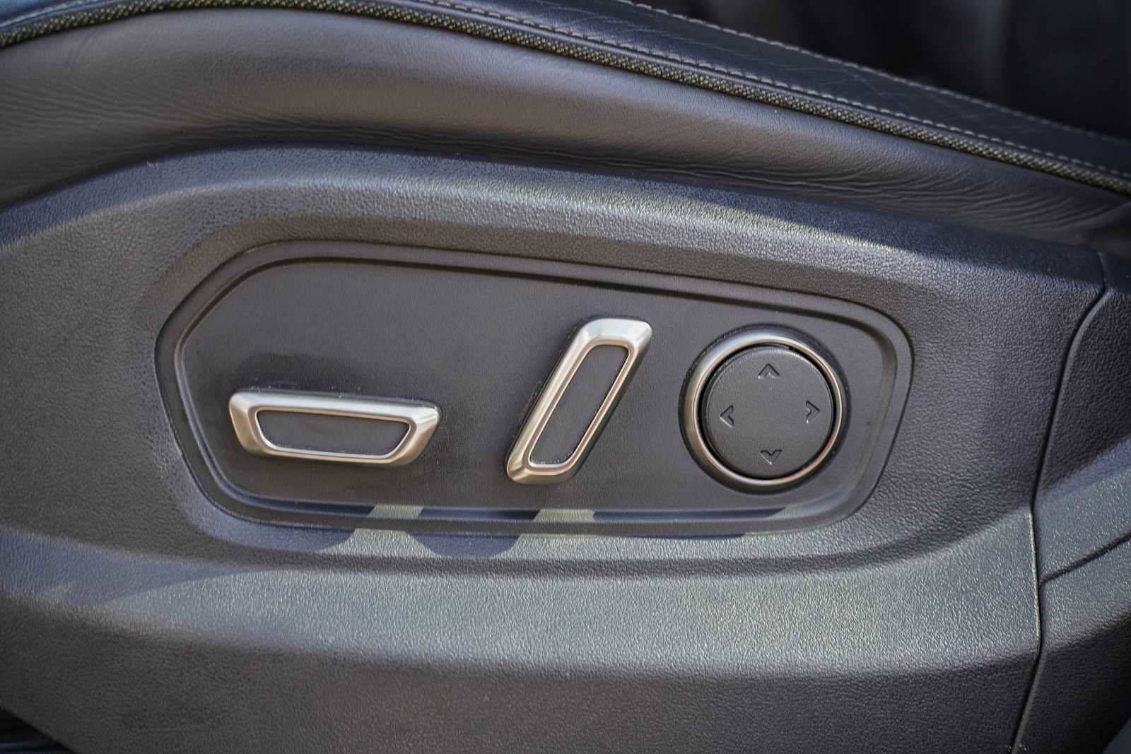 Used 2023 Rivian R1T Adventure image 20