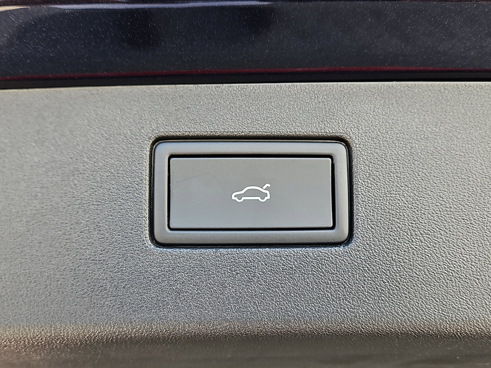 New 2026 Volkswagen Tiguan SE R-Line image 8