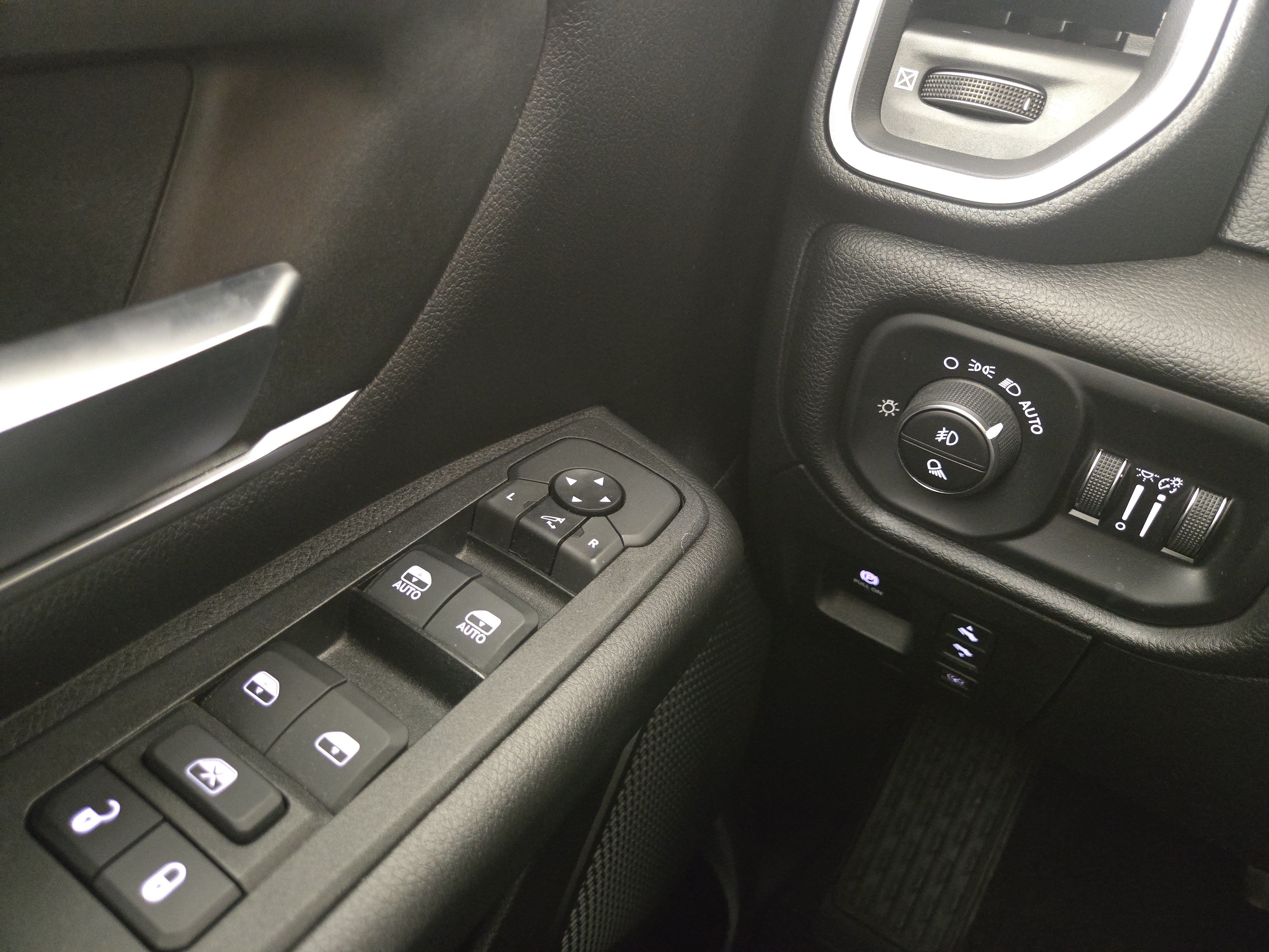 Certified 2025 RAM 1500 Big Horn AWD/4WD image 30