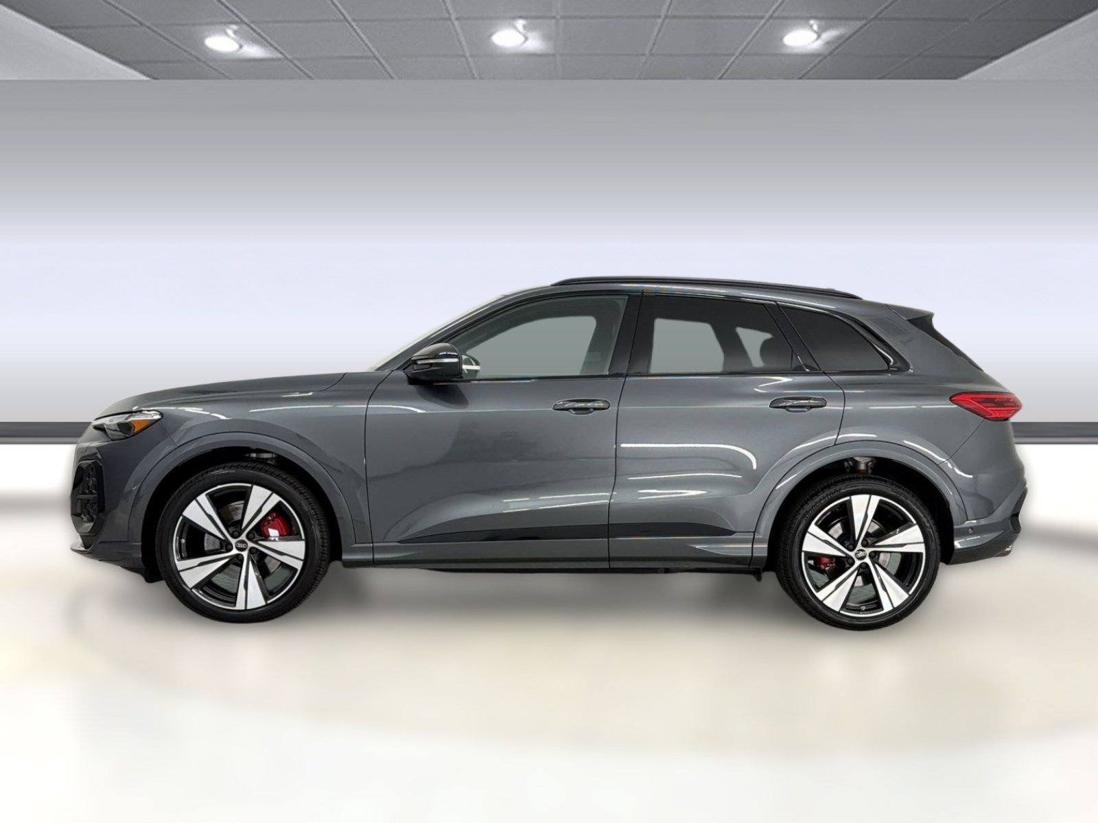 New 2026 Audi SQ5 Premium Plus AWD/4WD image 2