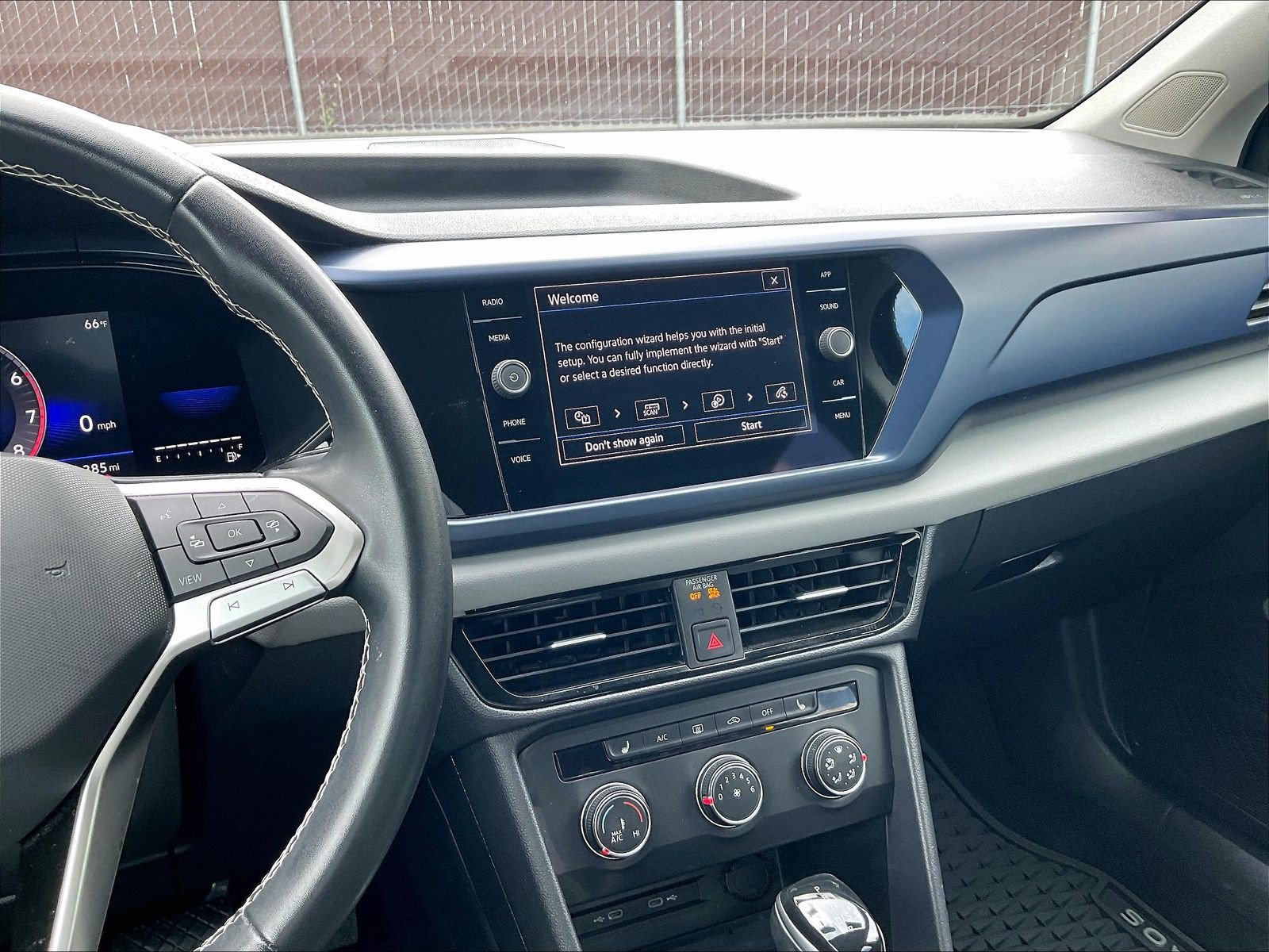 Certified 2022 Volkswagen Taos SE FWD image 5