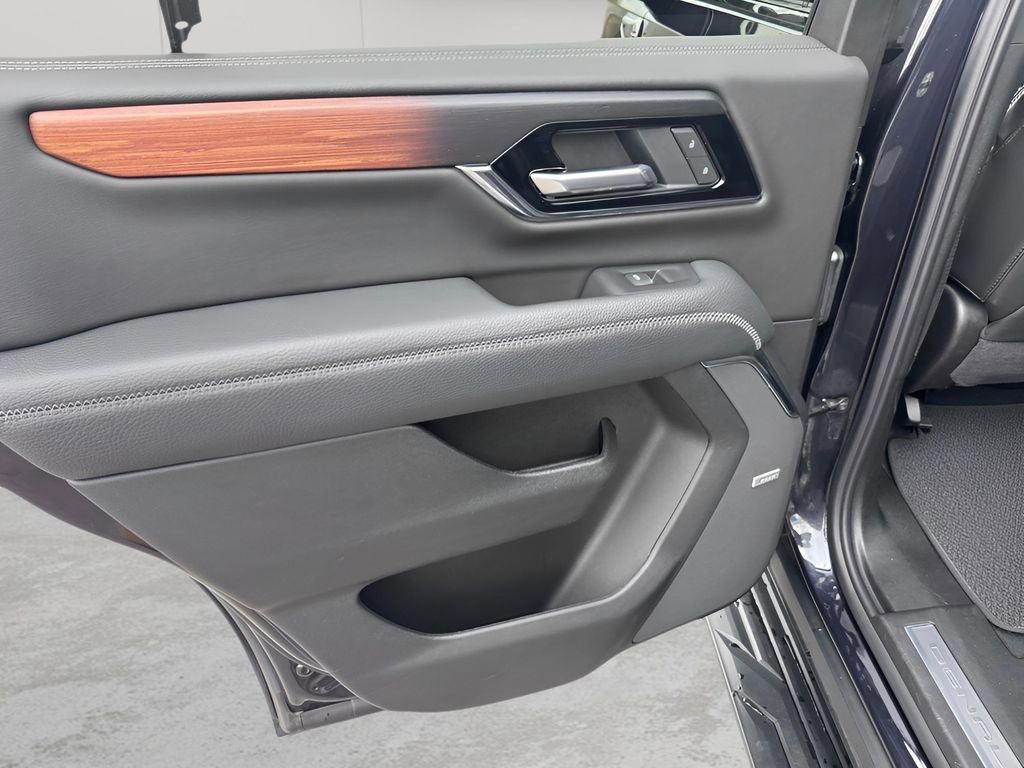 Used 2025 GMC Yukon Denali image 12