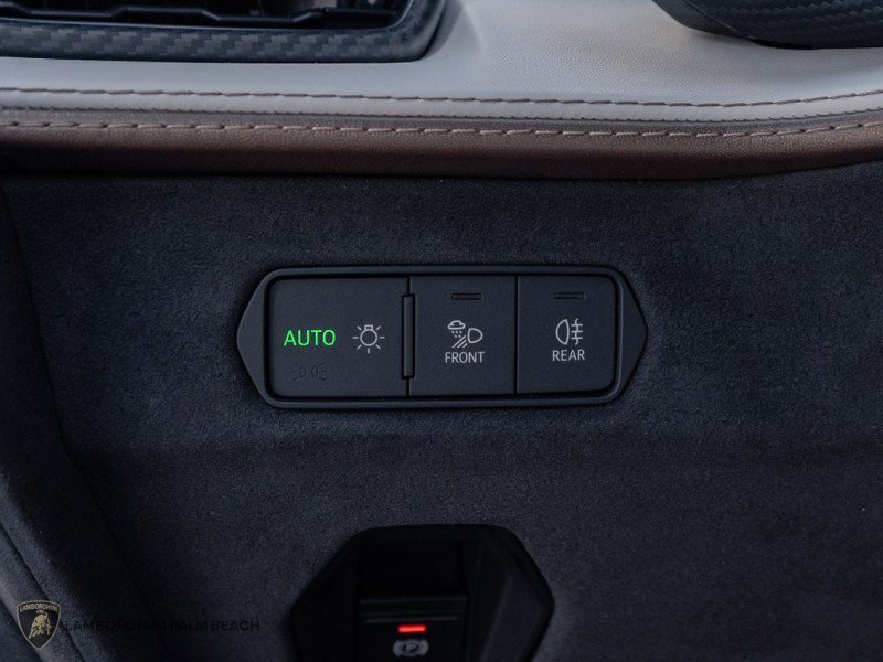 Used 2025 Lamborghini Revuelto image 25