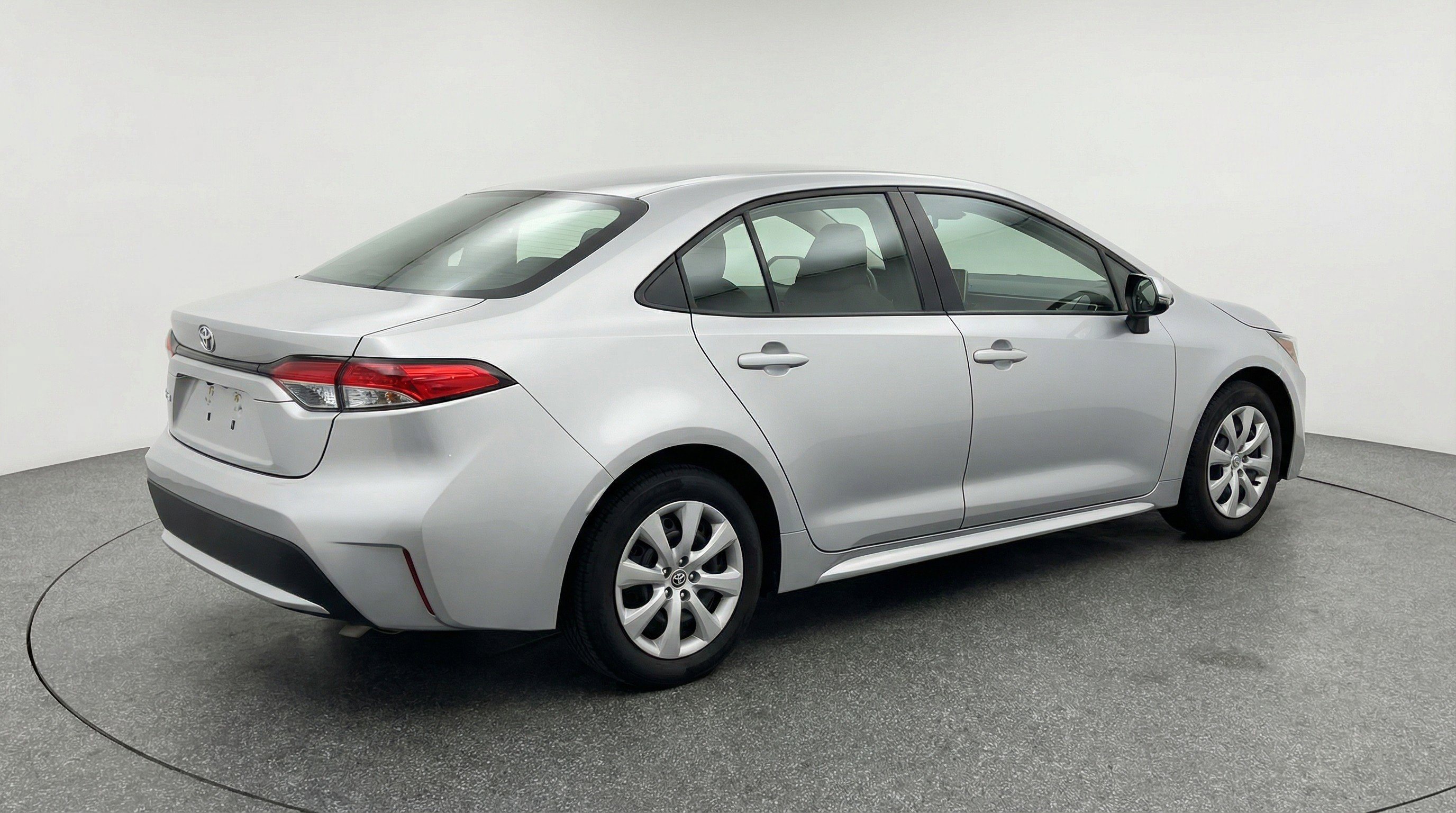 Used 2025 Toyota Corolla LE image 9