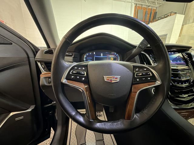 Used 2016 Cadillac Escalade Luxury image 14