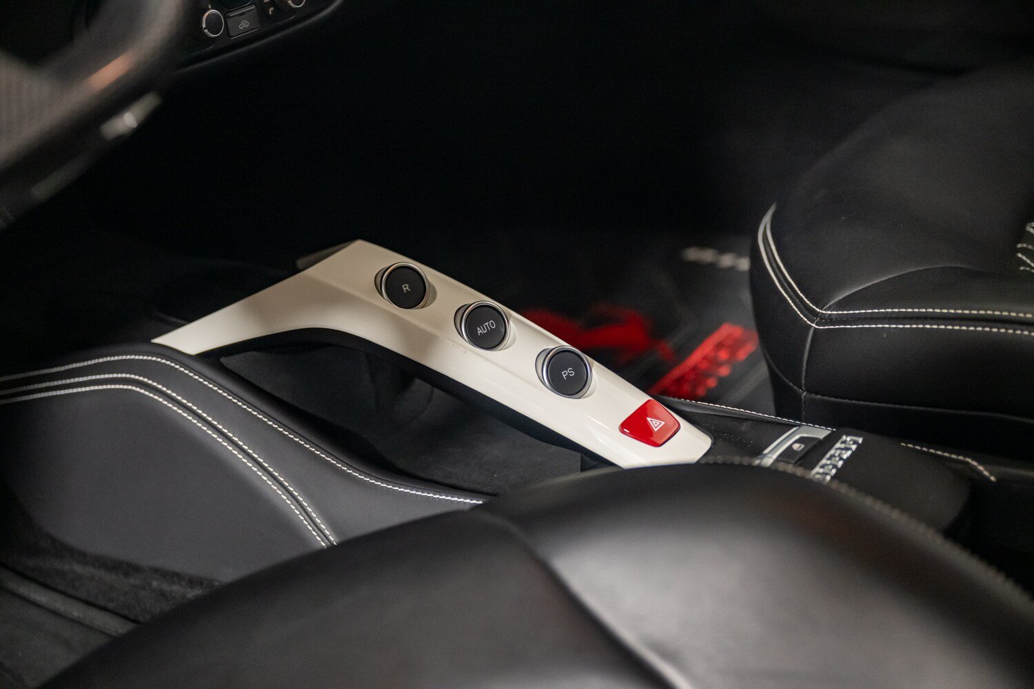 Used 2017 Ferrari 488 GTB RWD image 38