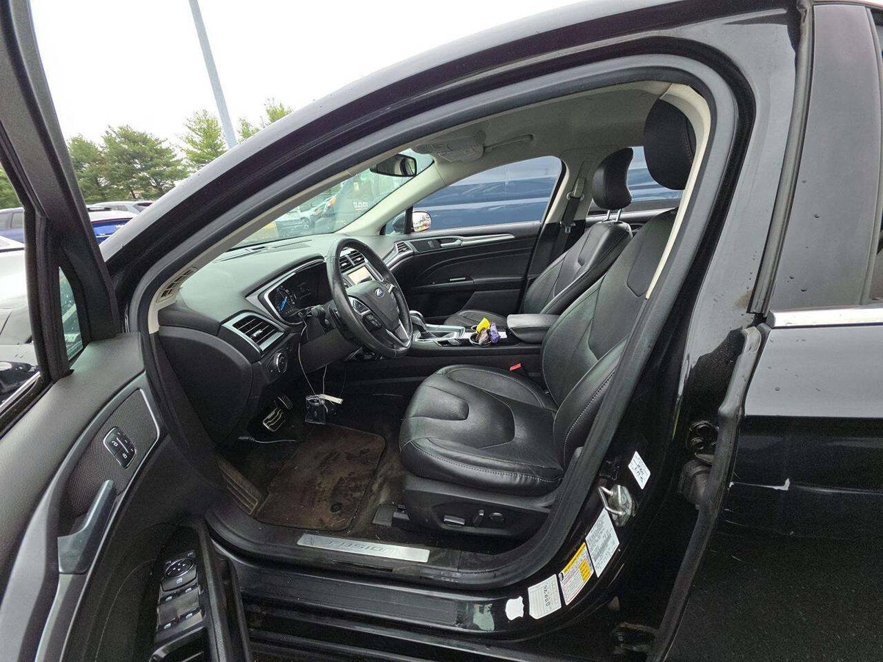 Used 2015 Ford Fusion Titanium FWD image 9