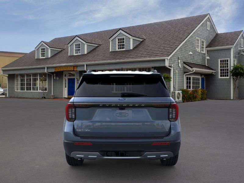 Used 2025 Ford Explorer Active w/ Active Comfort Package image 5