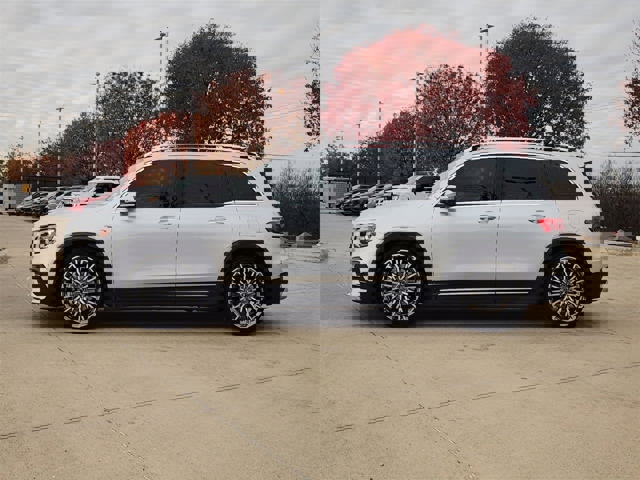 Used 2023 Mercedes-Benz GLB 35 AMG 4MATIC image 4