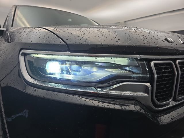 Used 2024 Jeep Wagoneer L Series II w/ Flexible Seating Group image 13