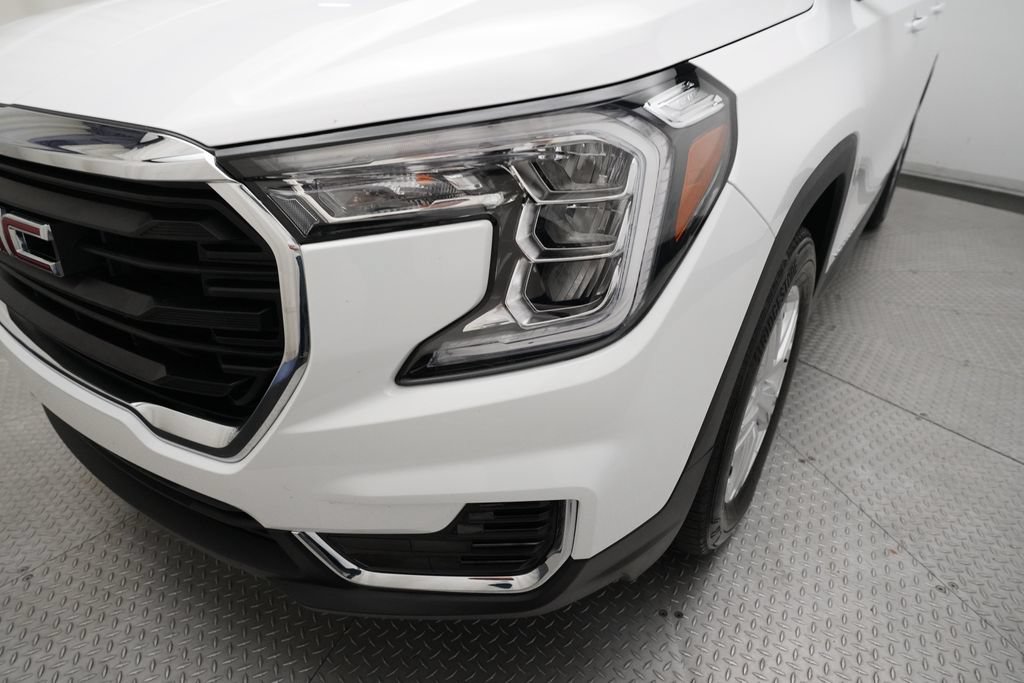 Used 2024 GMC Terrain SLE w/ LPO, Floor Liner Package AWD/4WD image 22