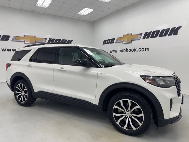 Used 2025 Ford Explorer ST-Line AWD/4WD image 3